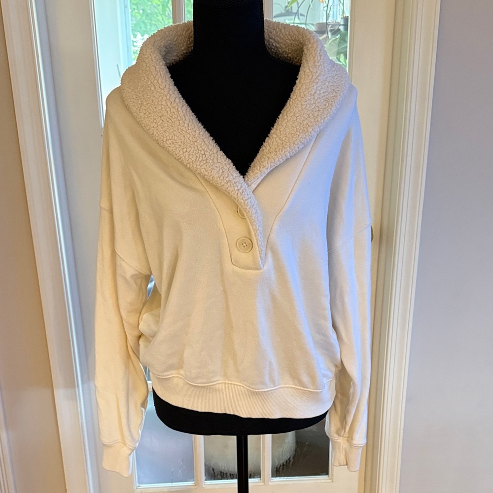 American Eagle Outfitters Cream Sherpa Pullover